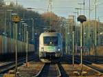 182 601-5 (ES 64 U2-101) der SETG steht am 12.12.2011 vor einem Getreidezug in Aachen West.