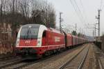 1216 940-7 der SLB mit einem Gterzug bei der Durchfahrt in Salzburg Parsch. Aufgenommen am 3. Januar 2013.