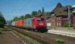 186 129-3 mit ihrem Containerzug in Fahrtrichtung Norden. Aufgenommen am ...