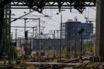 oldenburg Kabelsalat - Blick von der Huntebr�cke auf das Vorfeld des Bahnhofes. Links ist der arg geschrumpfte G�terbahnhof, rechts geht es zum Hauptbahnhof und ganz weit rechts (nicht im Bild) geht es zu den Abstellgleisen.