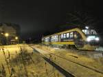 ostseelandverkehr-gmbh-ola VT 565 der M�rkischen Regiobahn im Bahnhof von Beelitz Stadt am sp�ten Abend.