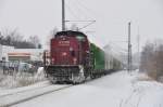 PBSV Verkehrs GmbH PBSV 20 als Schieber am Holzzug aus dem Bf Stralsund Richtung Rostock am 16.02.2010 DP 57 hat die F�hrung