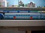 Hier ein wundersch�ner K�hn Doppelstockwagen der CD.Es sind sch�ne Farben.F�hrt ...