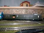 Personenwagen Hier ein TT Packwagen der DRG von Tillig.Er h�ngt an 2 Doppelstockwagen der CD.