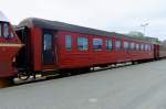 Personenwagen Die Nordlandsbahn ist das letzte Refugium der klassischen B3 im rostroten alten Design. Der jeweilige Tageszug Trondheim - Bod� f�hrt in der Sommersaison bis zu 4 solche Wagen mit. Aufnahme in Bod� am 1.7.2010. 