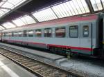 personenwagen �BB - Personenwagen 2 Kl. Bmz 61 81 21-90 140-8 im Hauptbahnhof Z�rich am 04.10.2009