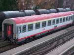 ABmz(61813090035-9) steht mit D966 zur Abfahrt nach M�nchen Hbf bereit;091122 ...