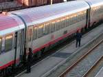 personenwagen Bmz61812190508-6 kurz vor der Abfahrt mit D966 am Bhf. Ried i.I.;100227