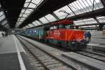 Die Ee 922 001-3 stellt 2 B EWII und einen ...