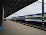 5.4.2010 9:52 Mehrere Schnellzugwagen der ČD und der ZSSK aus ...