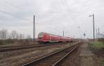 Ein PbZ (Leergarnitur) geschoben von DB 143 137-8, bei der ...