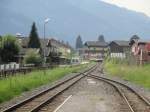 pinzgaubahn Einfahrt eines Regionalzuges in den Bahnhof Piesendorf