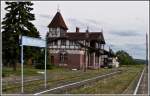 Der Bahnhof von Tolkmicko/Tolkemit wartet auf bessere Zeiten. Leider wurde die Haffuferbahn zwischen Elblag und Braniewo eingestellt. Zu langsam und unrentabel. (03.06.2012)