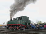 Nachschuss auf die  TKh05353 aus Wroclaw auf der Strecke der Dampflokparade in Wolsztyn am 29. April 2017.