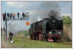 Pt47-112 bei der Dampflokparade in Wolsztyn am 3.5.2008. Diese Signalbrcke liegt so gut wie den ganzen Tag perfekt im Licht. Wenn keine Parade ist, ein Tipp fr eine perfekte Fotostelle fr Zge die nach Leszno fahren.