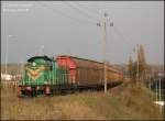 SM42 908 fhrt eine berfhrung vom unteren zum oberen Gbf in Kostrzyn, 01.11.08.