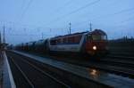 SU46-032 am Morgen des 27.10.2008 mit Gterzug im DB Bahnhof Cottbus