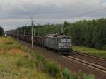 Die 182 092 mit einem Güterzug am 21.07.2012 unterwegs bei Boczów.