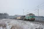 ET22 805 mit einem Gterzug am 08.12.2012 zwischen Slubice und Kunowice.