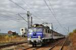 EU07 216 mit einem TLK in Richtung Katowice fahrend, fhrt gerade an der Ruine des Bergwerk  Kleofas  in  Katowice Załęże  vorbei (29.10.2013)