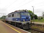 PKP IC EU07-303 (81 51 5140 103-0 PL-PKPIC) wird nach der Ankunft mit dem TLK 38260 aus Przemysl Gl. am 31.05.2014 in Swinoujscie von der PCC Rail 401Da-324 nach dem umsetzen zurck an die Wagen gefahren.