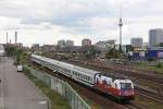 PKP 5 370 006  Tschecien  zog am 11.8.12 einen Berlin Warschau Express durch die Warschauer Strae in Berlin.