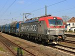 PKP CARGO Siemens Vectron E046-506 -- 193 506 (NVR: 9151 5370 018-1 PL-PKPC)  Am 02.05.2016 mit einem Falns Ganzzug den Bahnhof Brake bei Bielefeld in Richtung Gütersloh durchfahrendWeitere