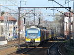 Die drei Städte Gdansk, Sopot und Gdynia gehen fließend ineinander über. Das S-Bahn-ähnliche System SKM verbindet sie in dichtem Takt. Hier fährt ein Zug der Reihe EN57 ein, der bald seine Fahrt in Richtung Gdansk fortsetzen wird. 10.4.2017, Sopot