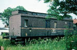 Am 09. August 1993 in Polen: Ein ehemaliger preußischer Postwagen. Vorn links ist der Briefschlitz erkennbar. Nr. 50 51 xxx 035-5 PKP. Gesehen habe ich ihn bei der Fahrt von Kamienna Gora in Richtung Glatz.