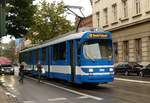 20.09.2011, Eine organisierte Reise führte uns auch nach  Krakau. Nach der bei durchgängigem Regen genossenen Stadtführung zog es die Kameraden und -innen in die Geschäfte und Gaststätten. Der Querkopf (ich) versuchte noch ein paar Eindrücke von der Straßenbahn zu erwischen.