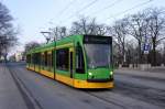 Polen / Straßenbahn Posen: Siemens Combino - Wagen 512 aufgenommen im Januar 2015 an der Haltestelle  Fredry  in der Innenstadt von Posen.