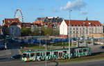 Lechia Gdansk, der traditionelle Fußballclub aus Gdansk, wirbt auf dieser Straßenbahn für seine Talente.