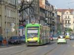 Solaris Tramino auf der Linie 10 nach Dębiec, hier in der  28 Czerwca 1956 . Die Straßenbahnen haben eine ansprechende Innenausstattung - sind u.a. nur noch mit LED beleuchtet und haben extrabreite Türen für einen schnellen Fahrgastwechsel. 22.2.2014, Poznan