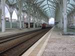 Der Bahnhof Oriente in Lissabon (Estao do Oriente)mit seiner besonderen Dachkonstruktion wurde als Eingang fr die EXPO 1998 erbaut.(Aufgenommen im Mrz 2008)
