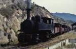 Am 27.04.1984 war die 1905 von Henschel gebaute B'B n4vt-Lokomotive E 166 noch im Rangierdienst im Bahnhof Tua eingesetzt.