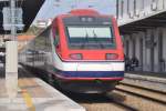 COIMBRA (Distrikt Coimbra), 24.09.2013, Alfa Pendular 4001 nach Porto im Bahnhof Coimbra-B, dem etwas außerhalb der Stadt gelegenen Fern- und Regionalbahnhof