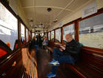 Unterwegs mit einem Wagen der Ascensor do Lavra, einer der drei Standseilbahnen in der portugiesischen Hauptstadt Lissabon. (Januar 2017)