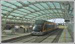 Metro do Porto. Mit einem der 72 Eurotrams von Bombardier gehts direkt vom Flughafen in die Innenstadt. (13.05.2011)
