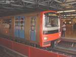Metrozug nach Cais do Sodre am 07.05.2003 in der Station Campo Grande.