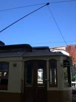 Detailaufnahme des Stromabnehmer von Wagen 131.
Erinnert ein bisschen an einen O-Bus Stromabnehmer.
Porto August 2008