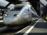 TGV POS 4401 (384 002) beim Anfahren in Z�rich HB. ...