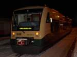 PRESS Eisenbahn-Bau- und Betriebsgesellschaft Pressnitztalbahn mbH PRE 80119 ist der letzte Zug am Tag der Bergen/R�gen nach Lauterbach Mole verl��t.Hier stand der Zug am 08.Januar 2010 warten auf die letzten Anschlu�reisende in Bergen/R�gen.Zum Zeitpunkt meiner Aufnahme war noch nichts von Daisy zumerken.