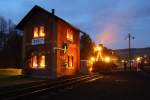 99 715 am Abend des 29.11.09 vor dem Steinbacher Wasserhaus. ...