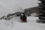 Presnitztalbahn 99 590 ist am 13.02.2010 kurz vor dem Bahnhof Schmalzgrube unterwegs.