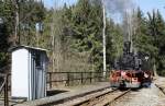 Presnitztalbahn Die erste Probefahrt von 99 568 nach der Kessel HU am 17.04.2010. Hier bei der Lagerkontrolle am Hp Loreleifelsen.