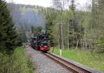 Presnitztalbahn 99 4511-4, liebevoll 'Meppel' genannt, auf einer ihrer(vorerst)letzten Fahrten, denn die Lok hatte am 25.05.Fristablauf. In den kommenden Wochen werden Fahrwerk und Kessel inspiziert um den Umfang einer Hauptuntersuchung feststellen zu k�nnen. Wann die Lok wieder auf die Gleise zur�ckkehrt ist zur Zeit noch unklar.
