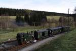 Presnitztalbahn 99 7528 dr�ckt ihren Zug von der Anschlu�bahn der Fahrzeughalle zur�ck aufs Streckengleis. (29.04.2010)