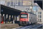 S14 nach Hinwil in Z�rich Oerlikon mit RABe 514 011-6. ...