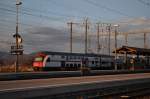 rabe-514-dtz Abschiedsbilder aus Pf�ffikon SZ: RABe 514 017 wartet als S 8 nach Effretikon auf Gleis 7 am Abend des 31.03.2010