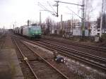 Br 185 von Rail 4 Chem bei der durchfahrt durch ...